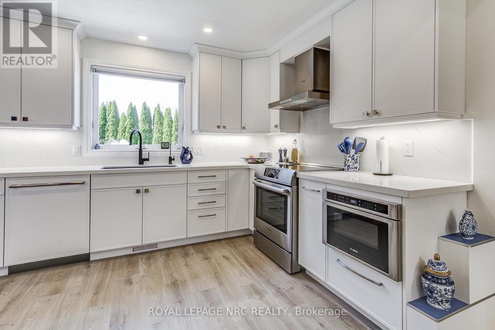 3 Lower Canada Drive, Niagara-On-The-Lake, Ontario  L0S 1J0 - Photo 8 - X13777918