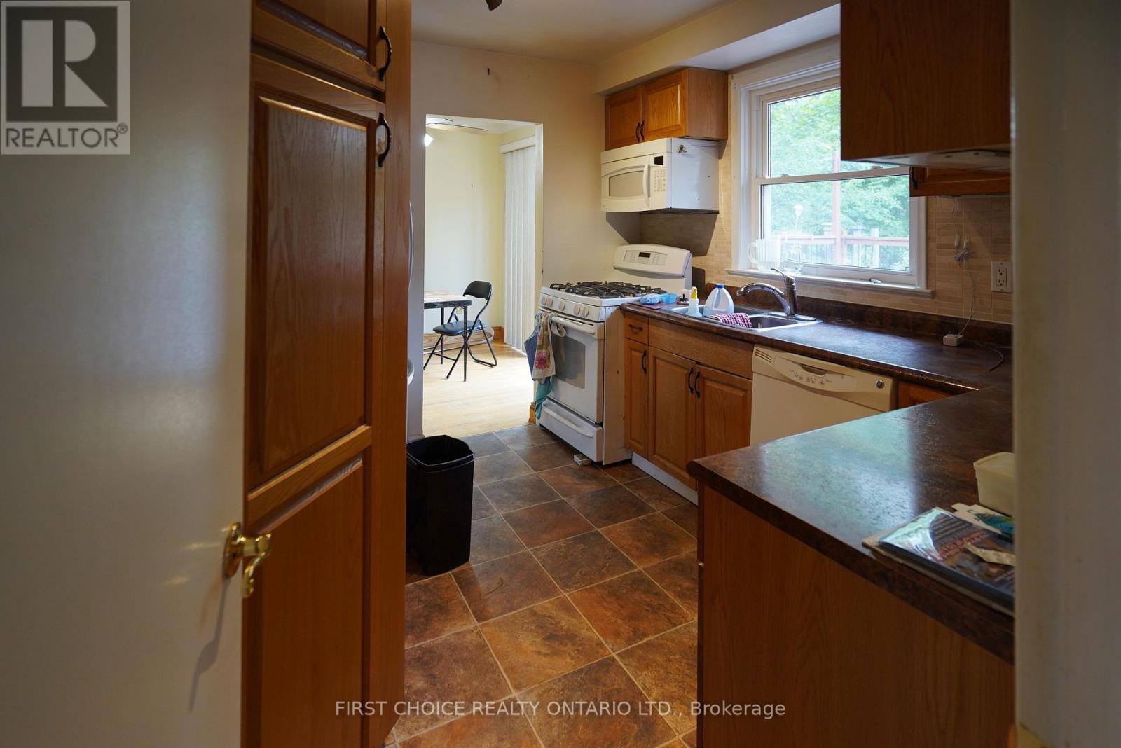 172 Colborne Avenue, Richmond Hill, Ontario  L4C 2K1 - Photo 4 - N13777922