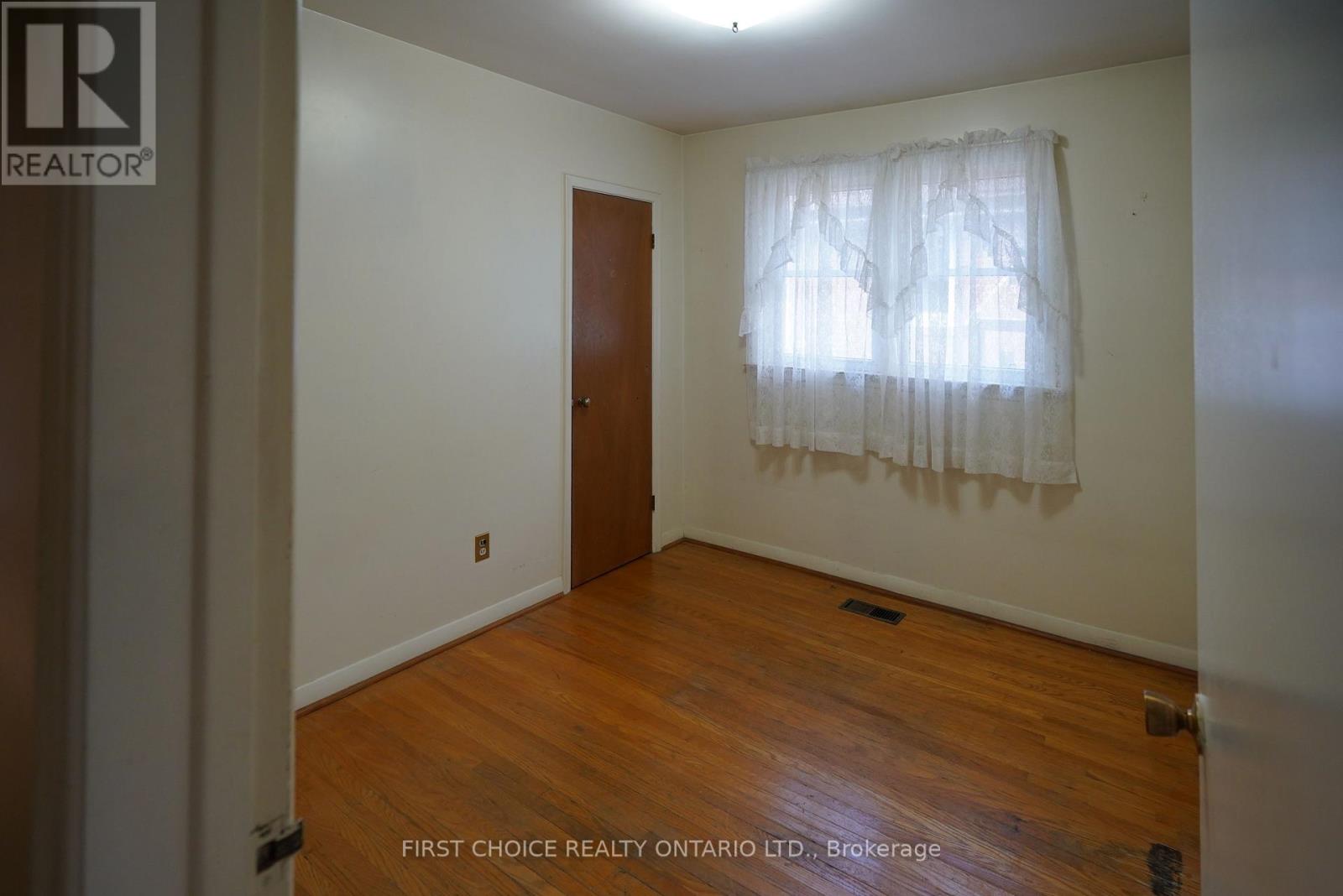172 Colborne Avenue, Richmond Hill, Ontario  L4C 2K1 - Photo 5 - N13777922