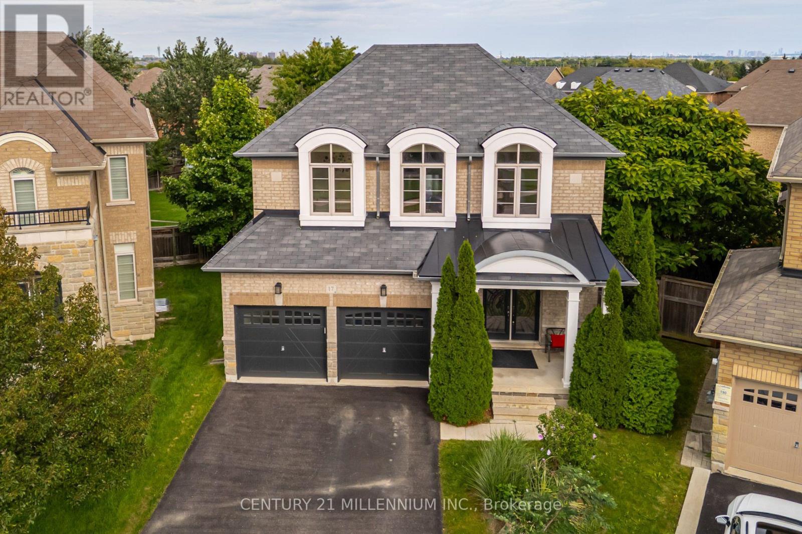 17 Island Grove, Brampton, Ontario  L6X 0W6 - Photo 2 - W13777908