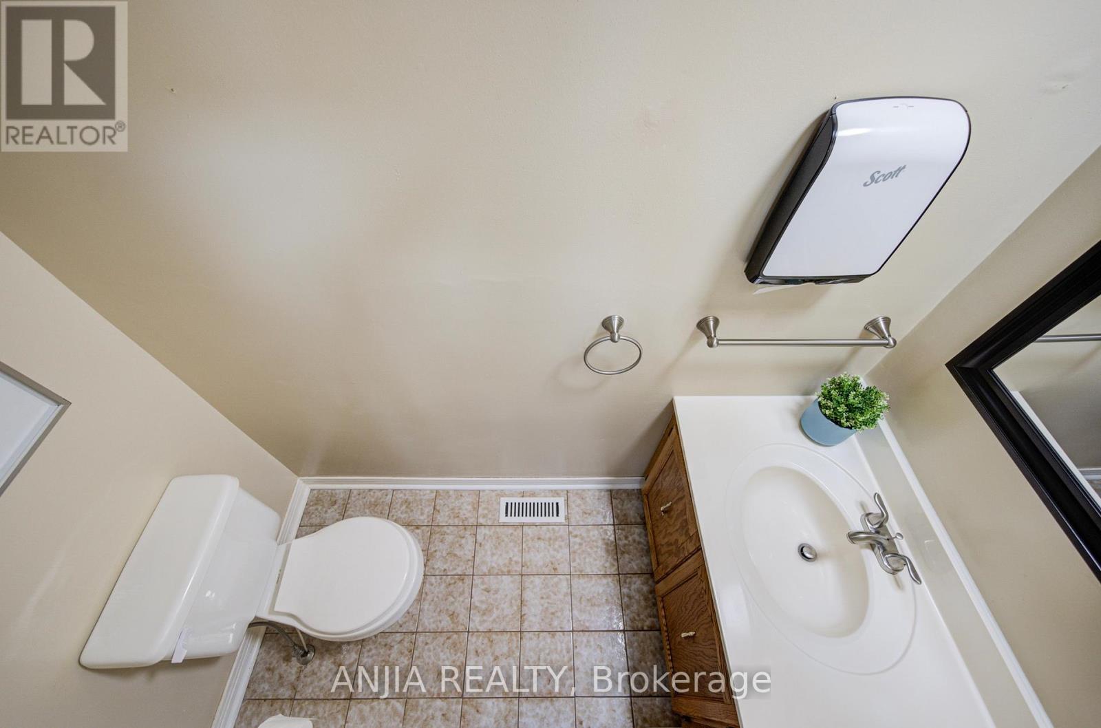 77 Royal Palm Drive, Brampton, Ontario  L6Z 1P2 - Photo 19 - W13771874
