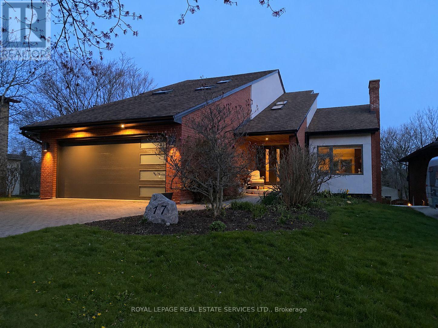 17 Mckay Court, Hamilton, Ontario  L9H 6P1 - Photo 2 - X13459844