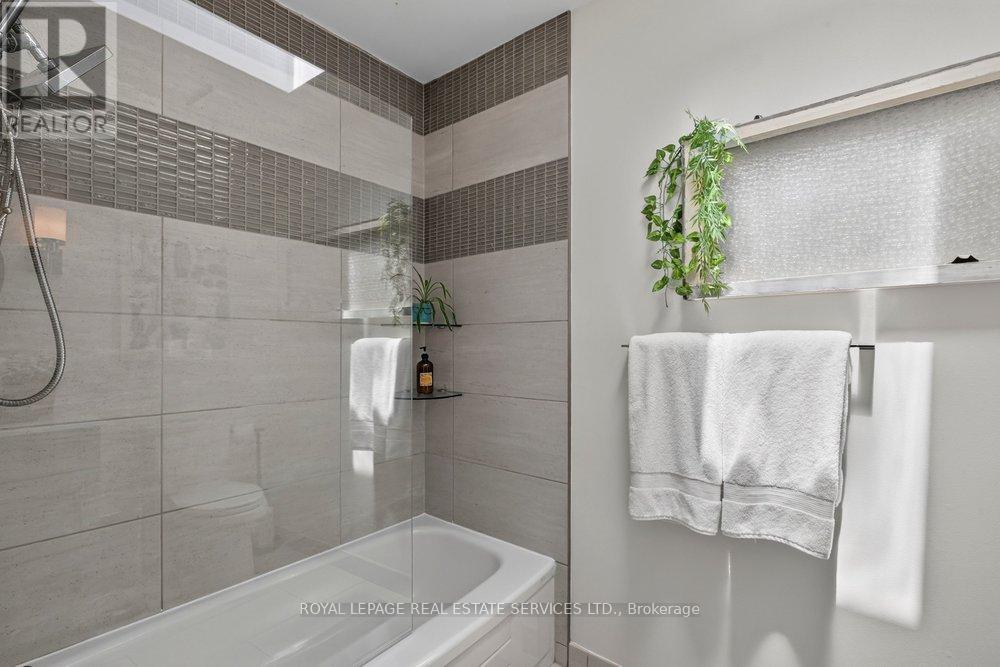 17 Mckay Court, Hamilton, Ontario  L9H 6P1 - Photo 28 - X13459844