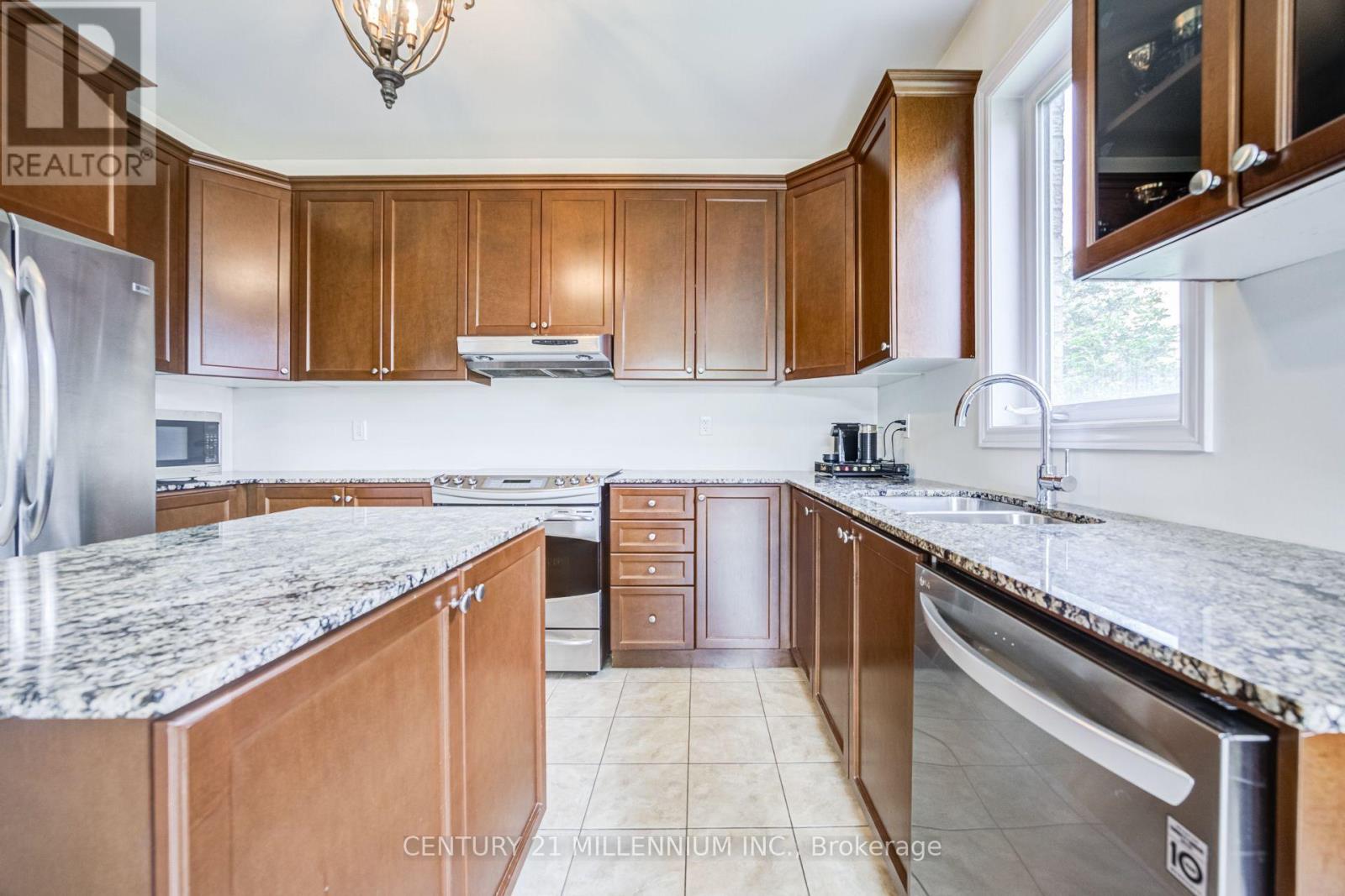 17 Island Grove, Brampton, Ontario  L6X 0W6 - Photo 13 - W13777908