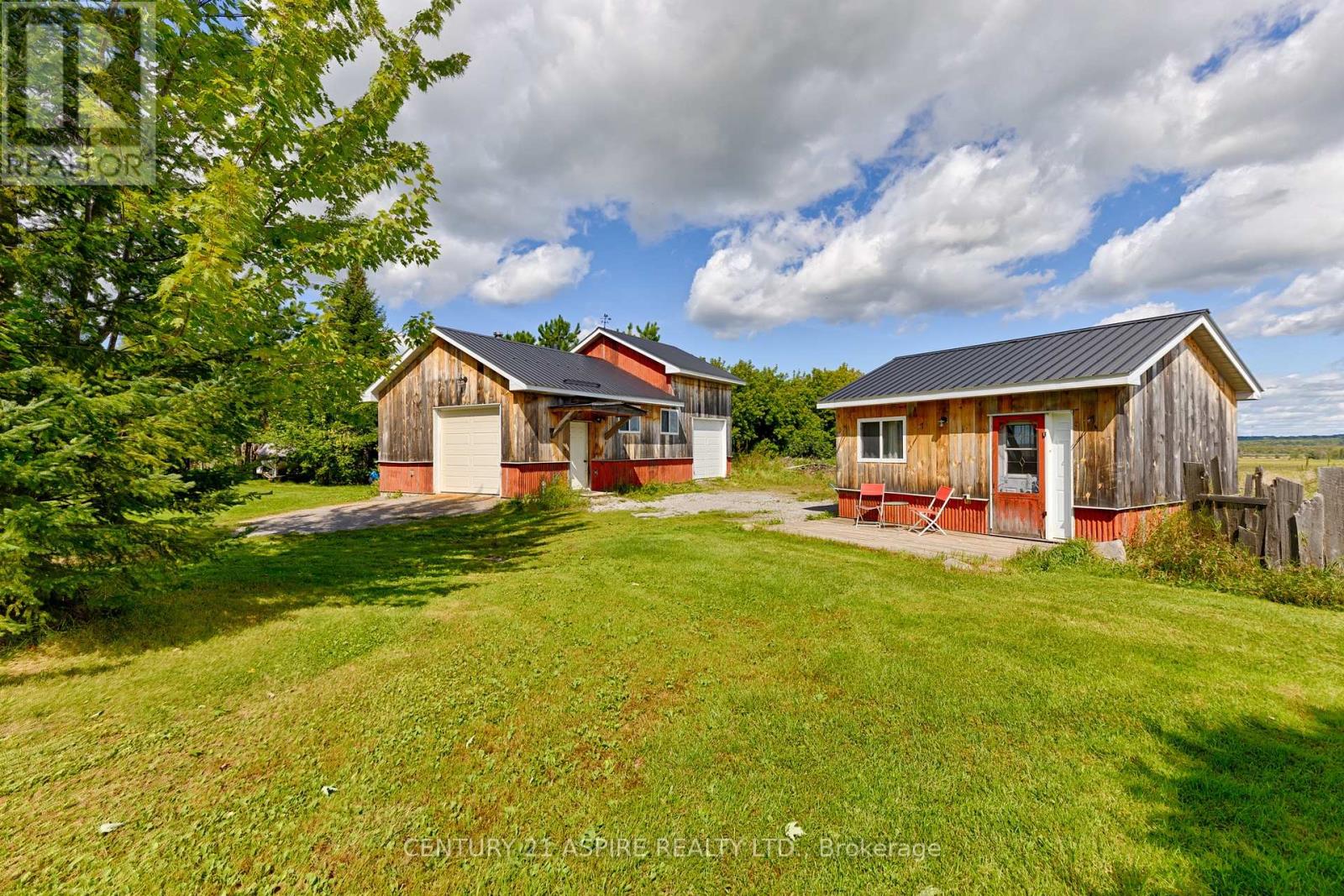 2552 Micksburg Road, Laurentian Valley, Ontario  K8A 6W4 - Photo 12 - X13777952