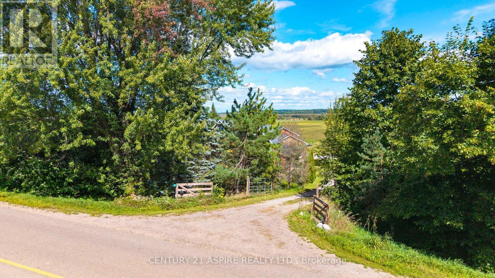 2552 Micksburg Road, Laurentian Valley, Ontario  K8A 6W4 - Photo 2 - X13777952