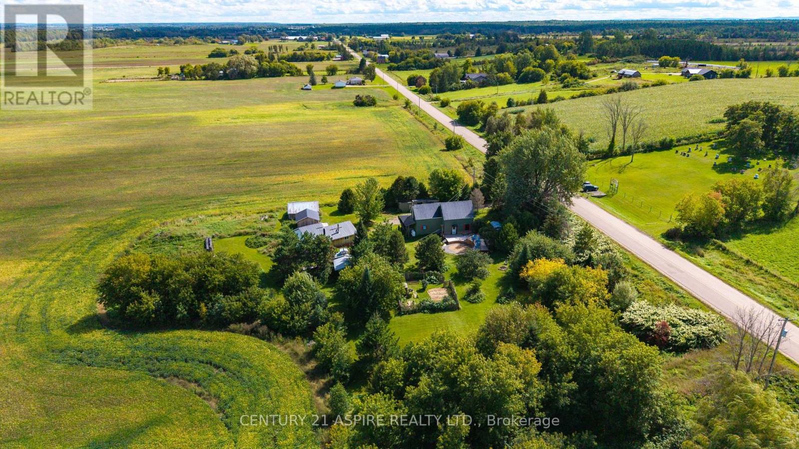 2552 Micksburg Road, Laurentian Valley, Ontario  K8A 6W4 - Photo 3 - X13777952