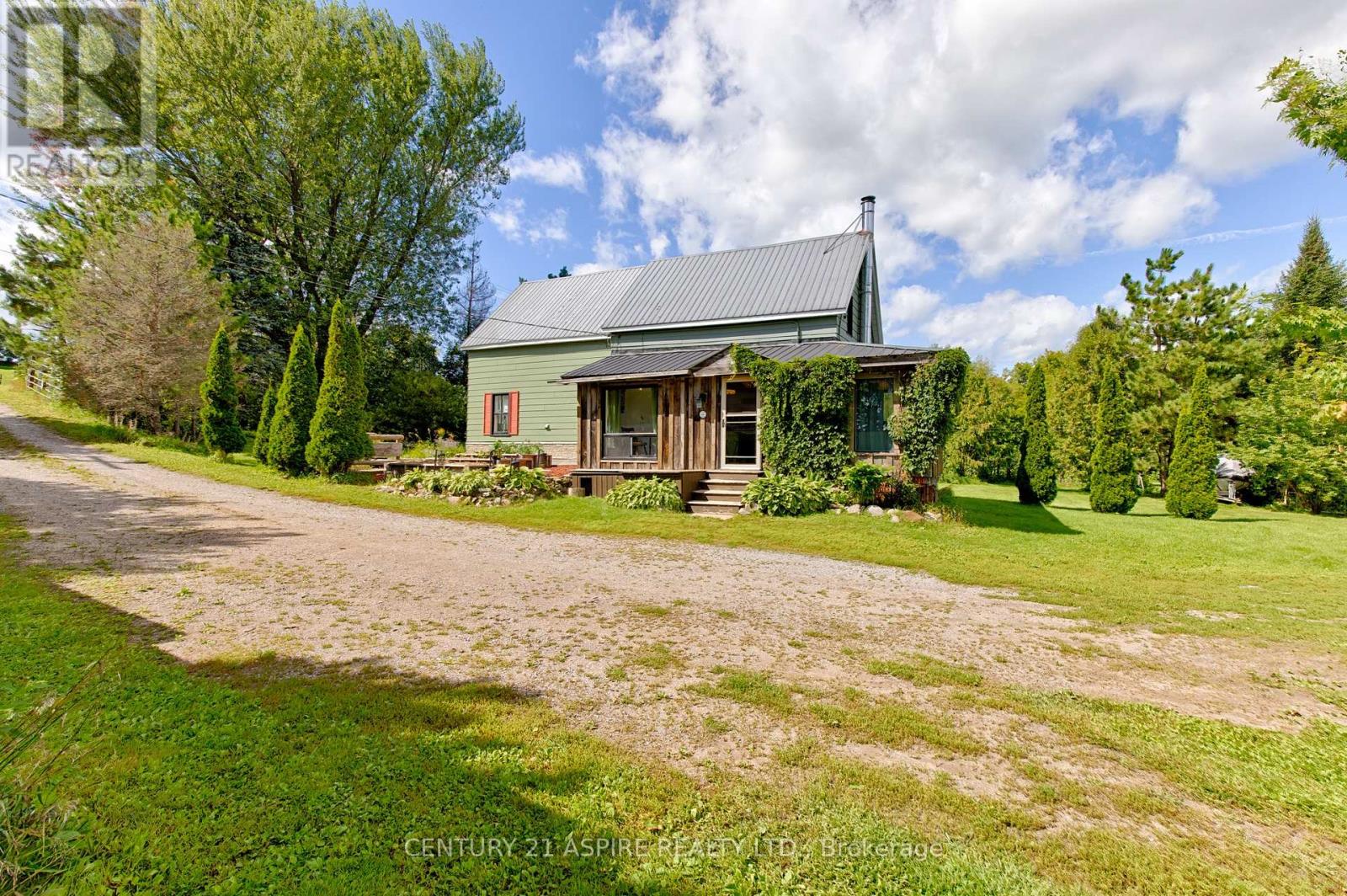 2552 Micksburg Road, Laurentian Valley, Ontario  K8A 6W4 - Photo 4 - X13777952