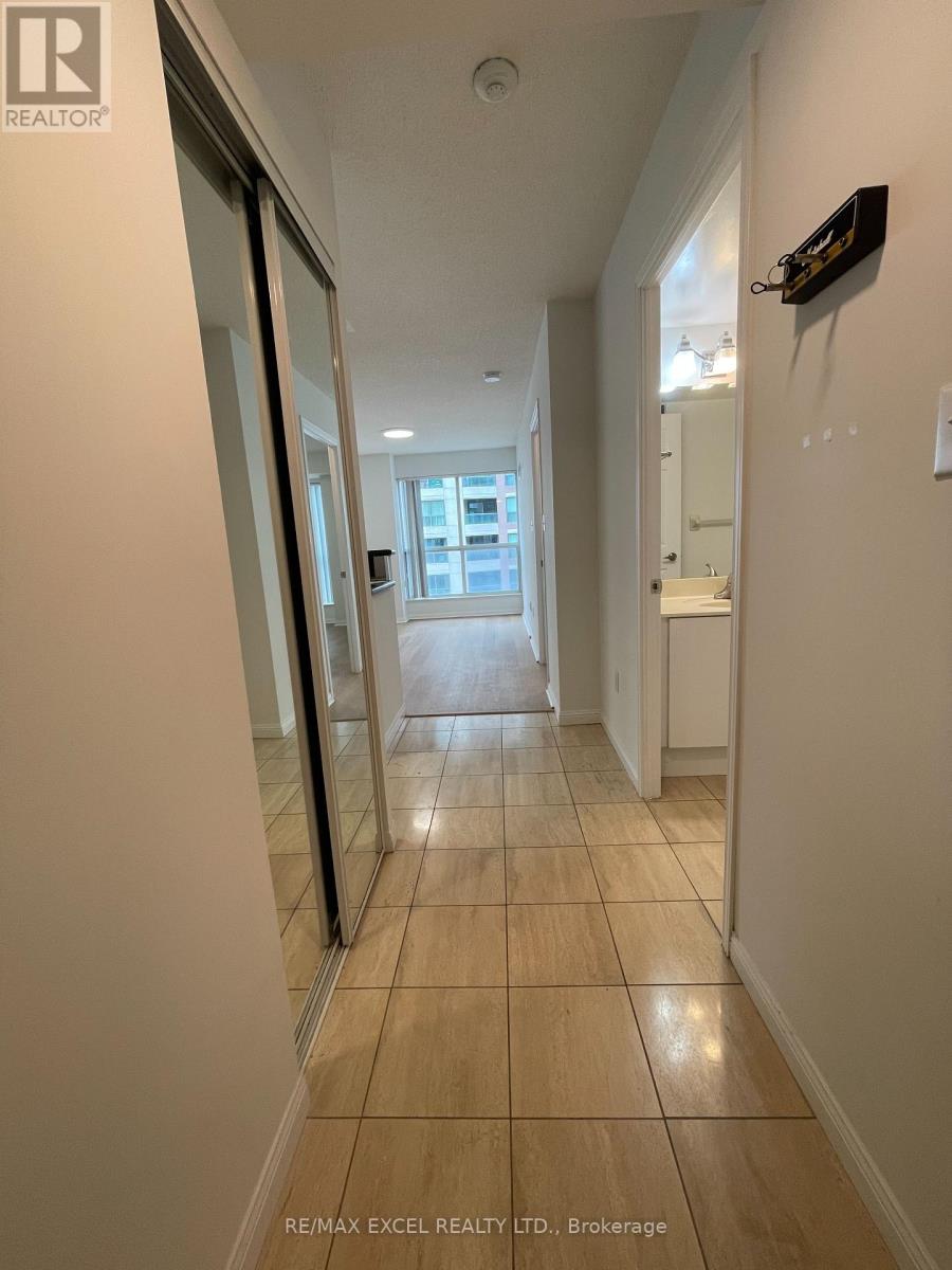1712 - 23 Lorraine Drive, Toronto, Ontario M2N 6Z6 - Photo 3 - C13777958