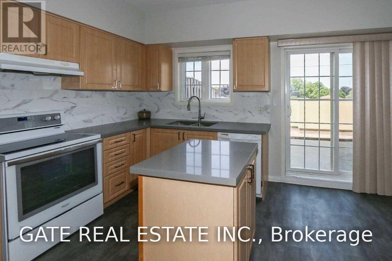 3 - 1250 St Martins Drive, Pickering, Ontario  L1W 1J3 - Photo 5 - E13777928