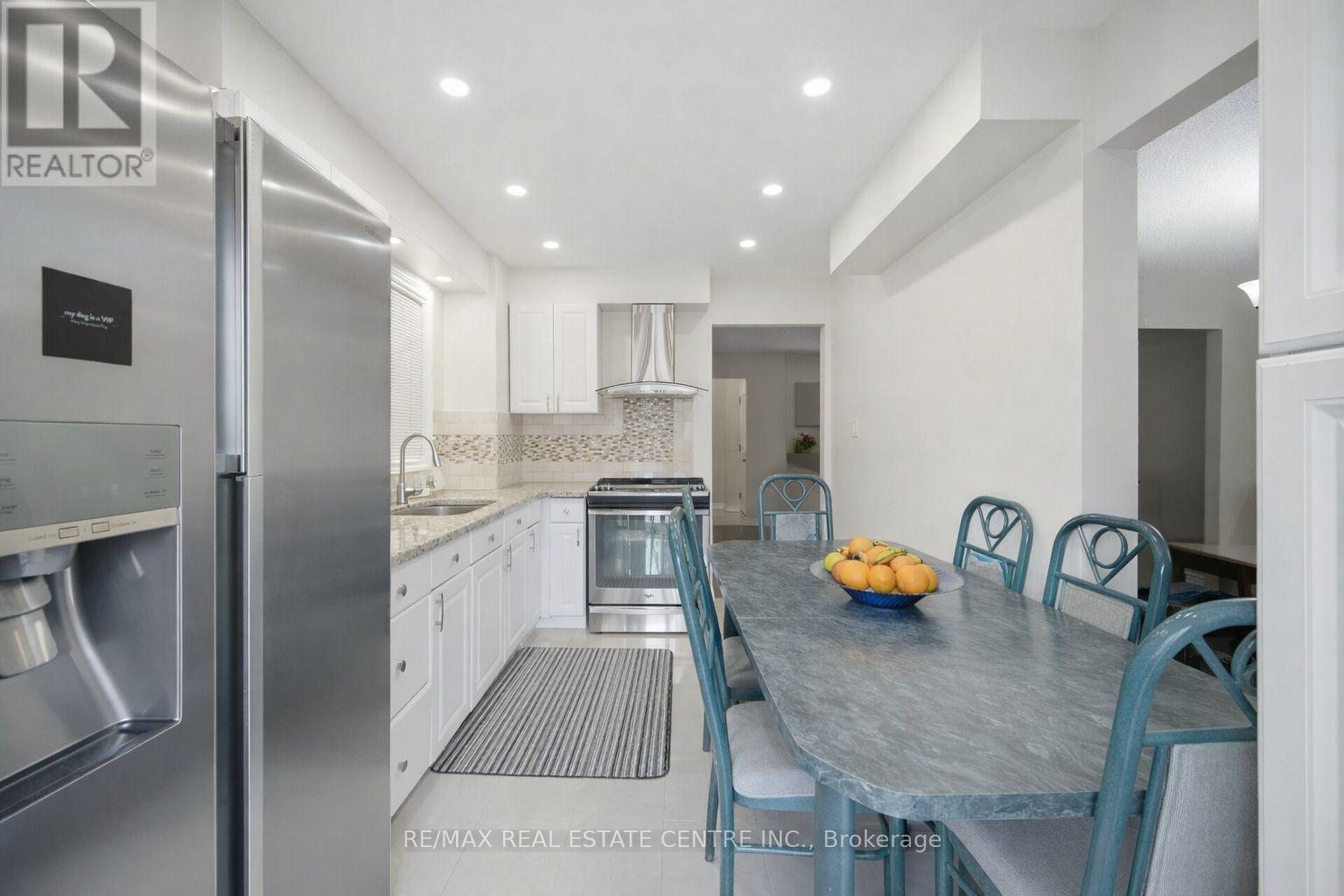 11 Sheringham Street, Brampton, Ontario  L6Z 2P5 - Photo 18 - W13777944