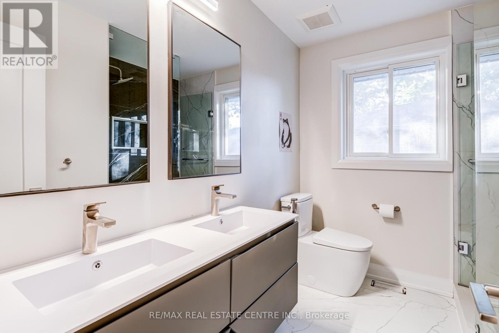 Upper Level - 167 Whitchurch Mews, Mississauga, Ontario  L5A 4B2 - Photo 24 - W13777972