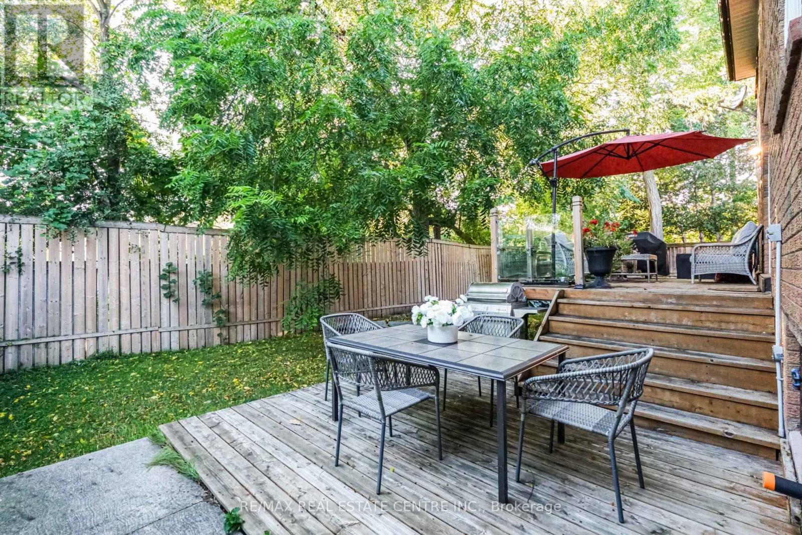 Upper Level - 167 Whitchurch Mews, Mississauga, Ontario  L5A 4B2 - Photo 27 - W13777972