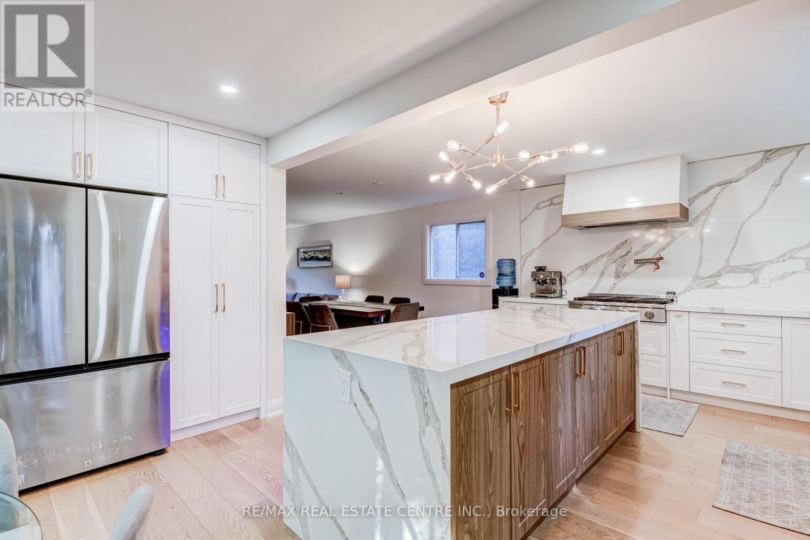 Upper Level - 167 Whitchurch Mews, Mississauga, Ontario  L5A 4B2 - Photo 7 - W13777972