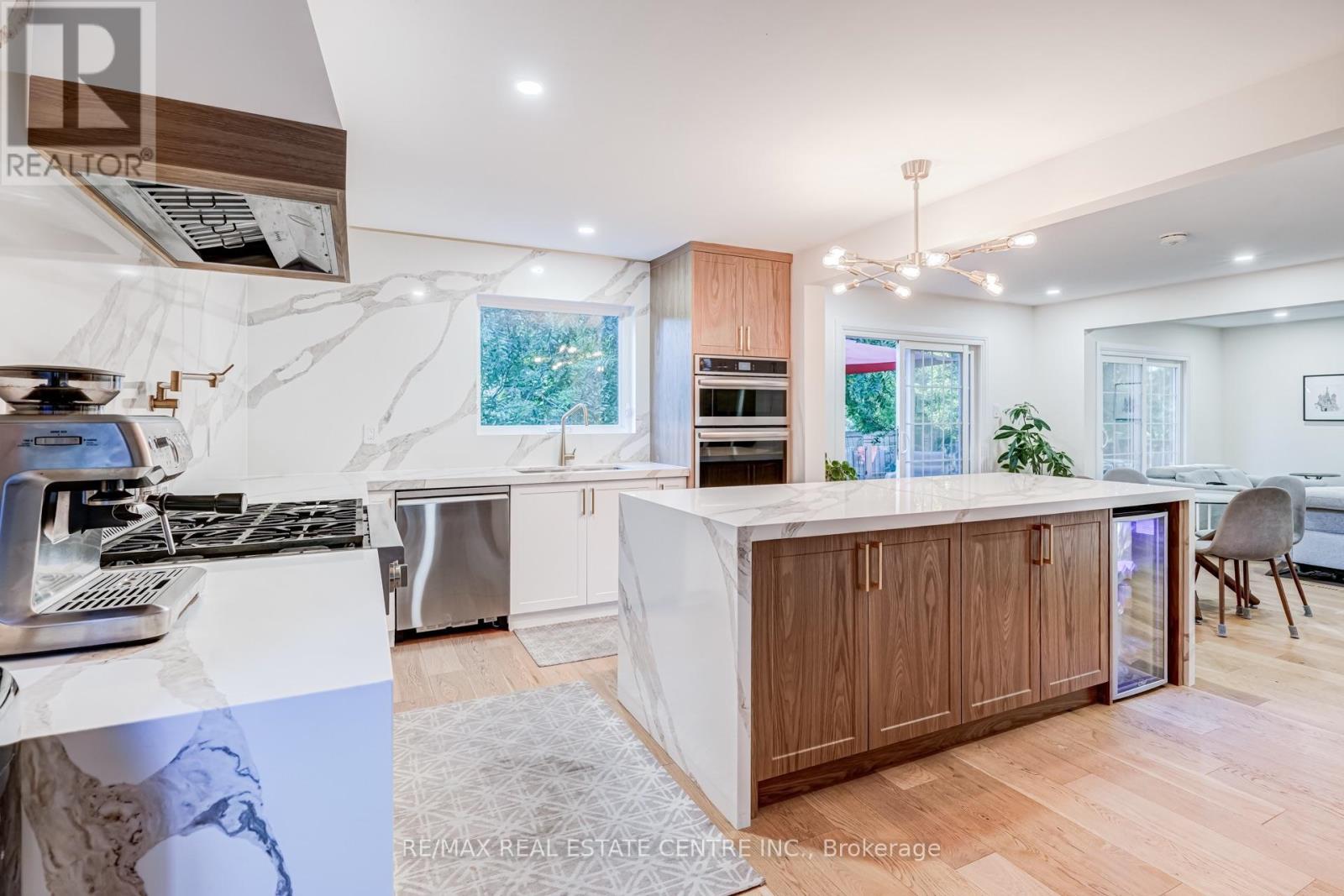 Upper Level - 167 Whitchurch Mews, Mississauga, Ontario  L5A 4B2 - Photo 8 - W13777972