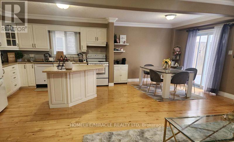 388 Thomas Slee Drive, Kitchener, Ontario  N2P 2X5 - Photo 4 - X13777942