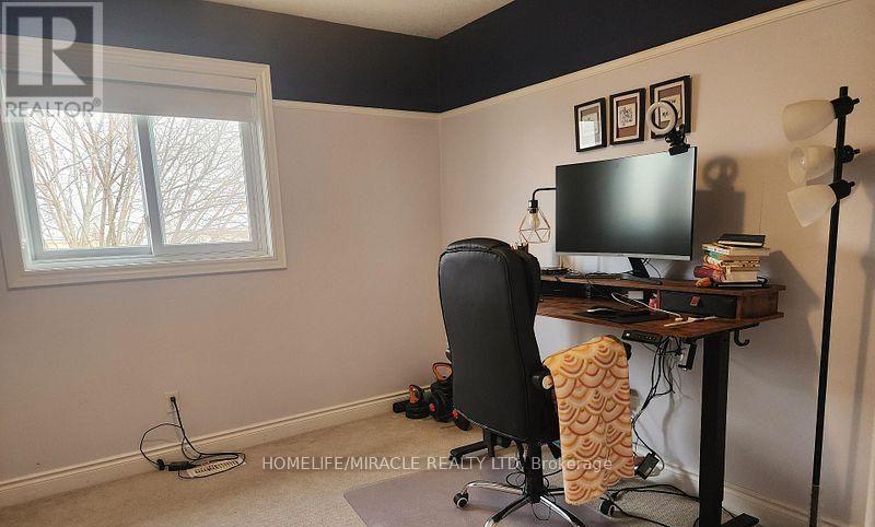 388 Thomas Slee Drive, Kitchener, Ontario  N2P 2X5 - Photo 5 - X13777942