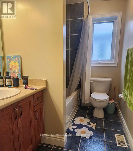 388 Thomas Slee Drive, Kitchener, Ontario  N2P 2X5 - Photo 7 - X13777942