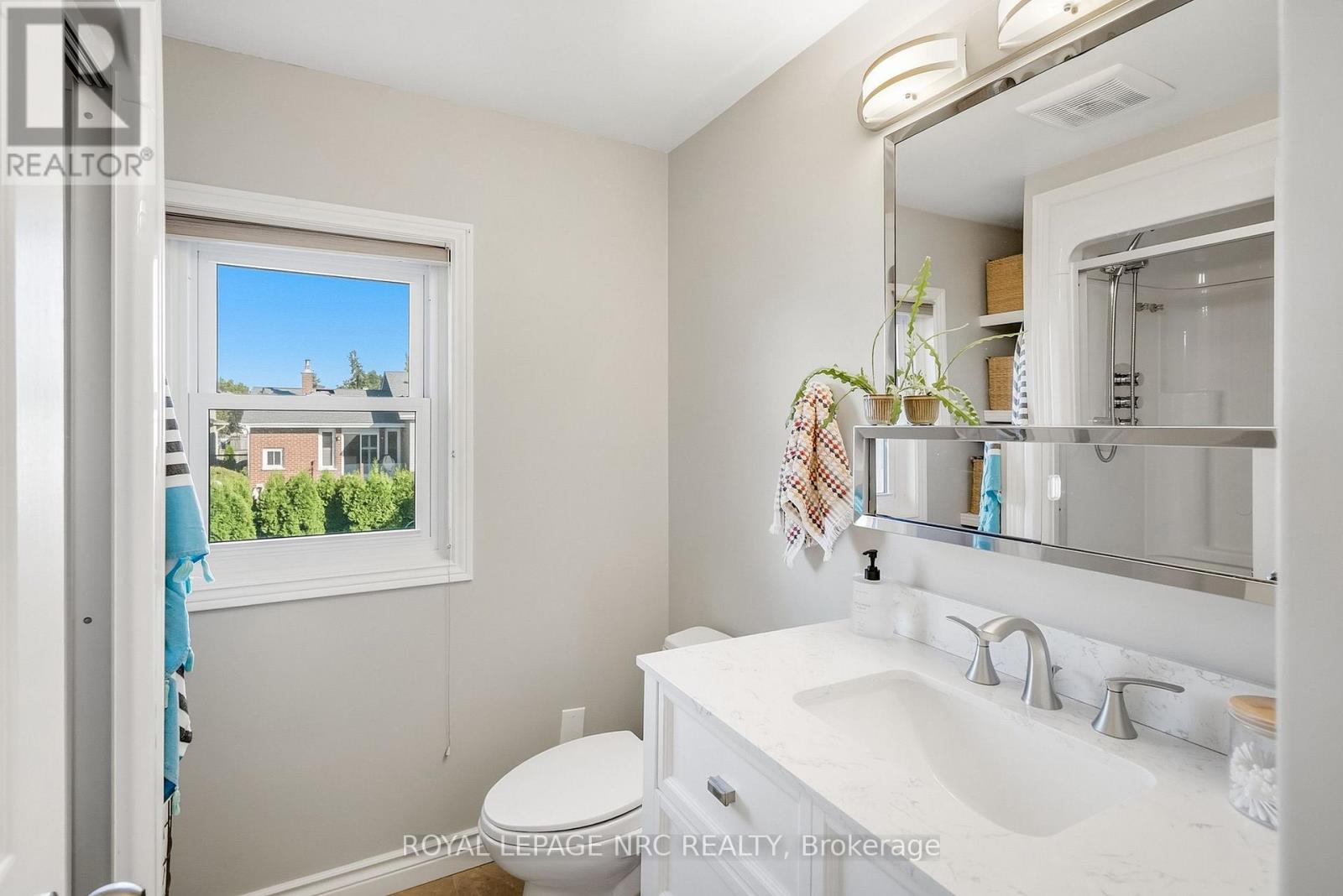 366 Book Road, Grimsby, Ontario  L3M 2M6 - Photo 35 - X13777962