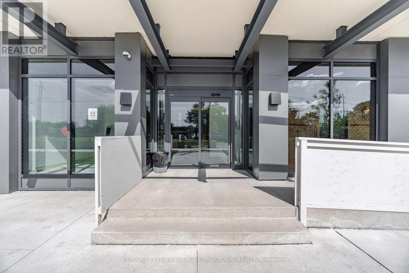 1607 - 4010 Eglinton Avenue W, Toronto, Ontario  M9A 0G5 - Photo 4 - W13704956