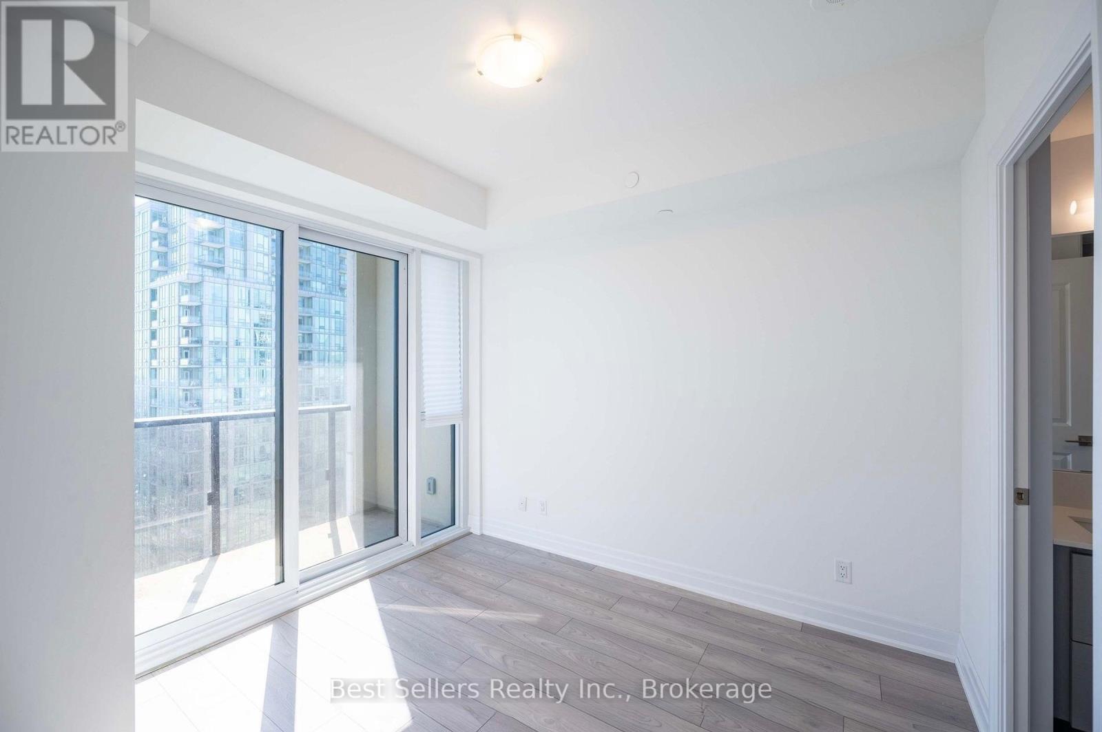 2406 - 36 Elm Drive, Mississauga, Ontario  L5B 1L9 - Photo 11 - W13647302
