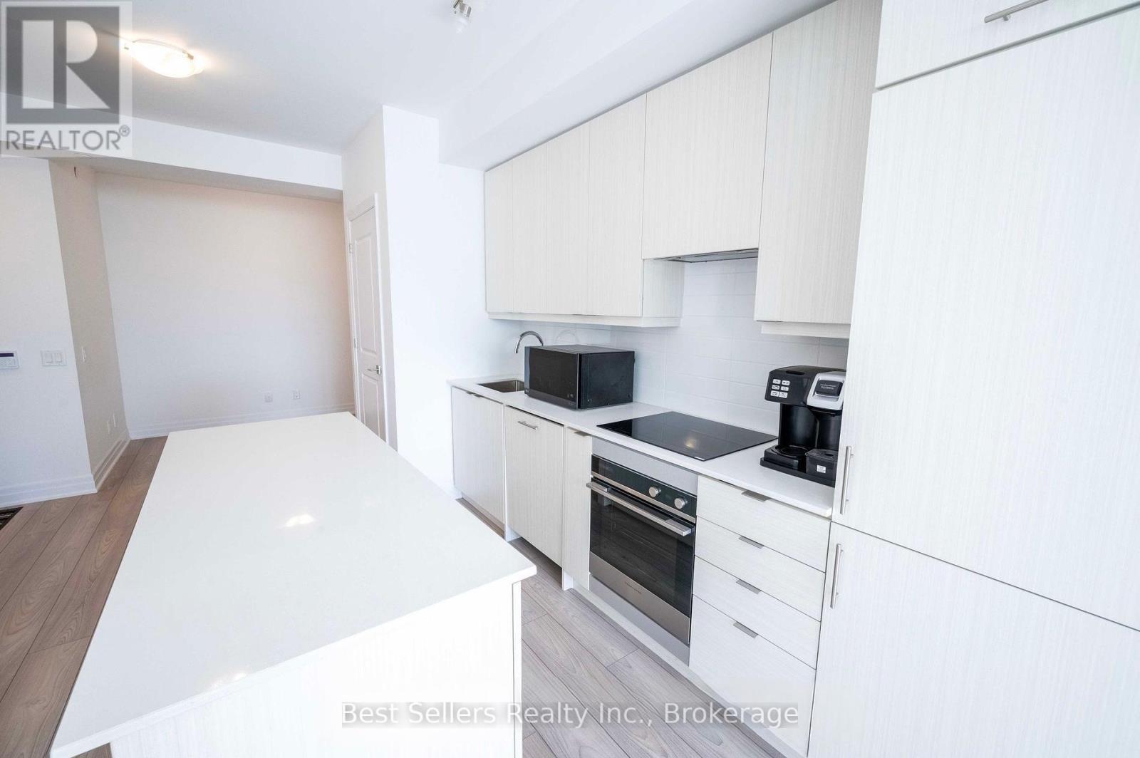 2406 - 36 Elm Drive, Mississauga, Ontario  L5B 1L9 - Photo 5 - W13647302