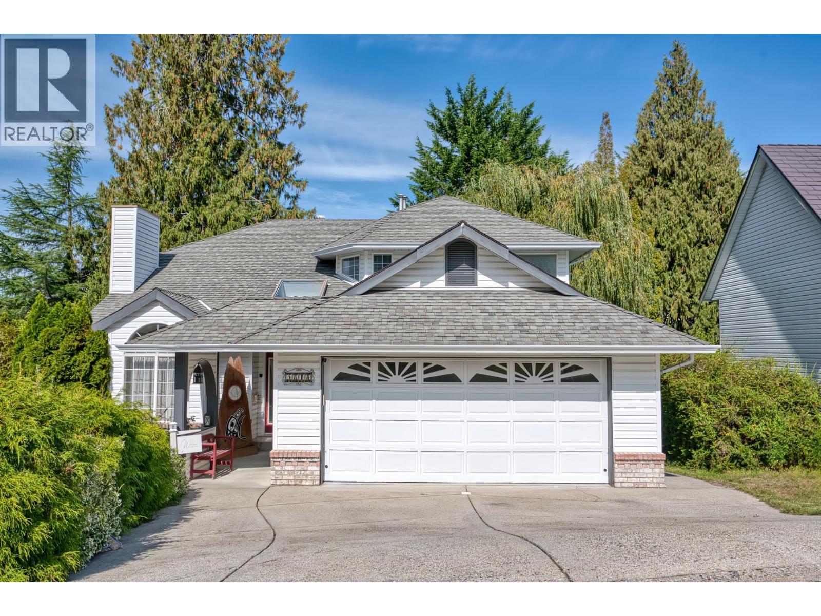 5818 TRAIL AVENUE, sechelt, British Columbia