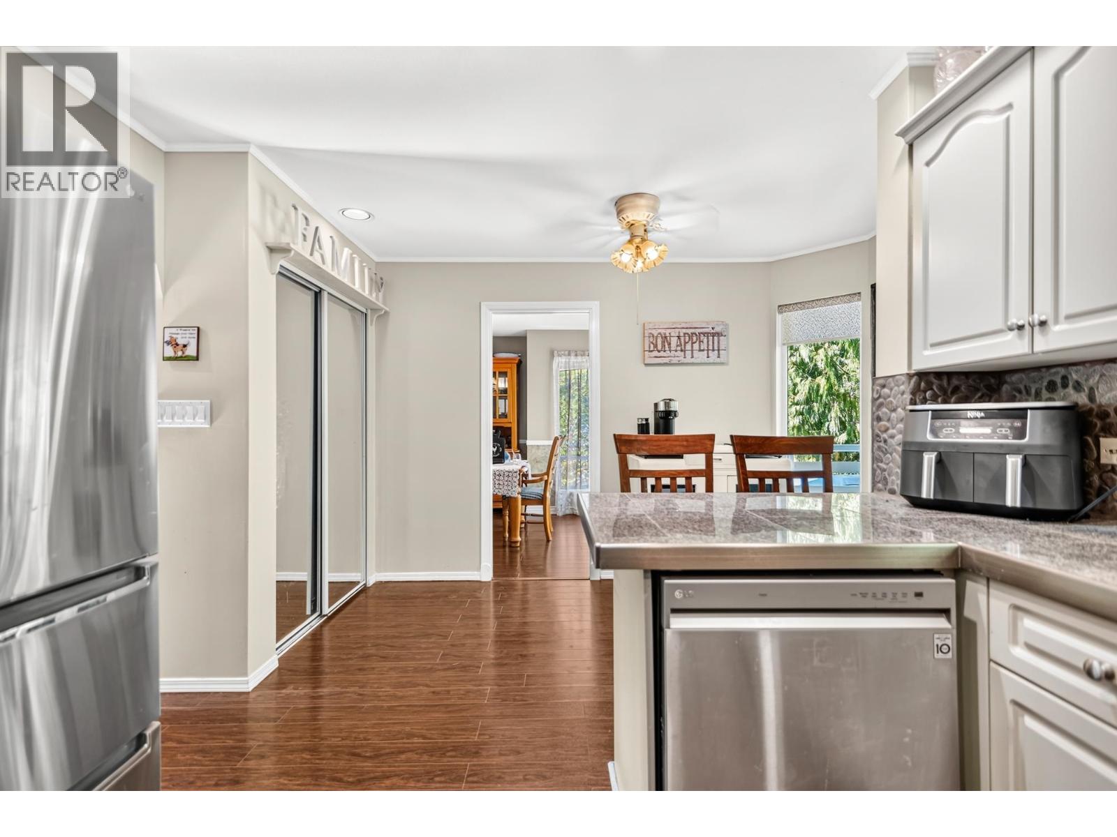 5818 Trail Avenue, Sechelt, British Columbia  V7Z 0L9 - Photo 12 - R3164748