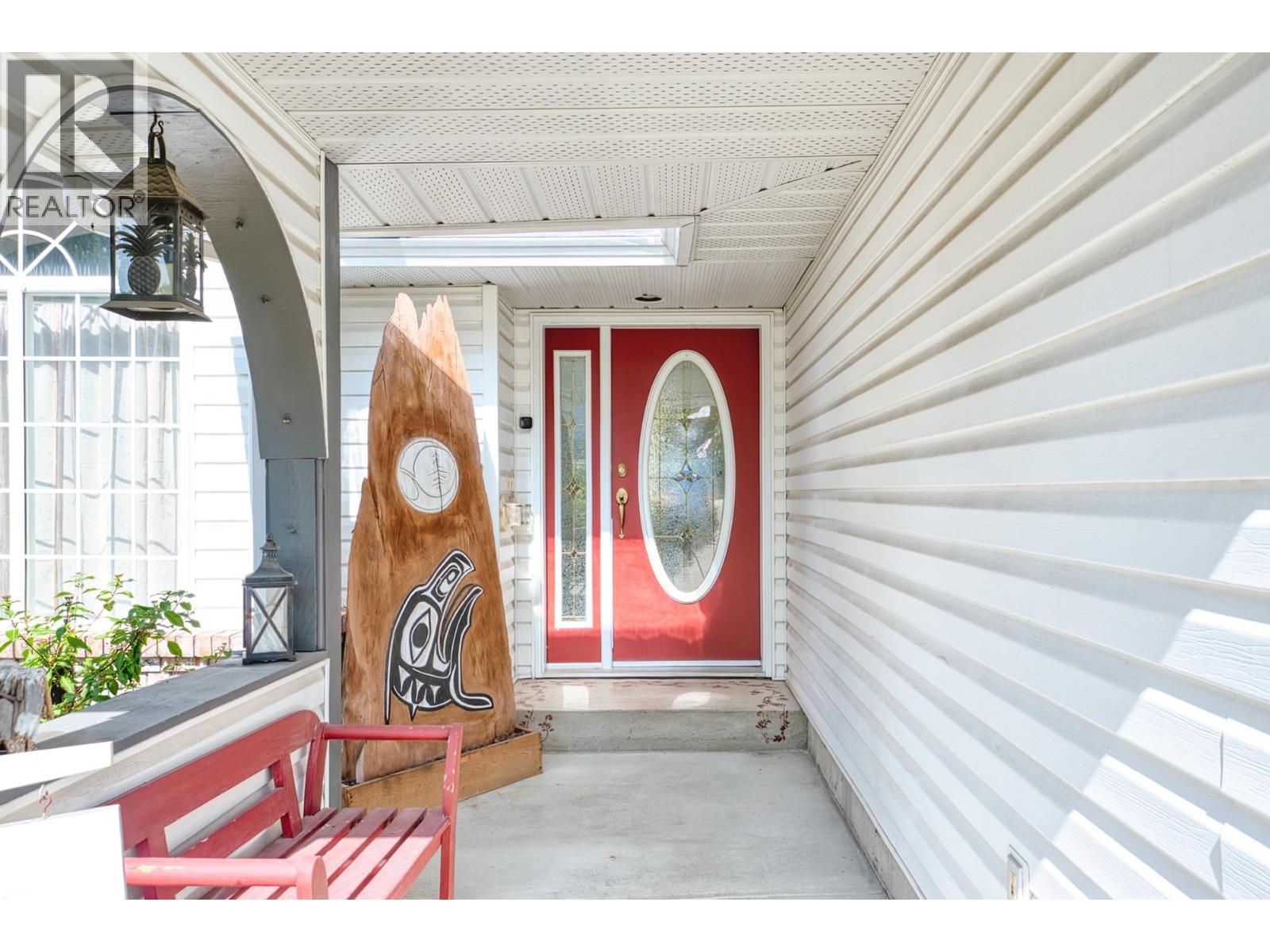5818 Trail Avenue, Sechelt, British Columbia  V7Z 0L9 - Photo 3 - R3164748