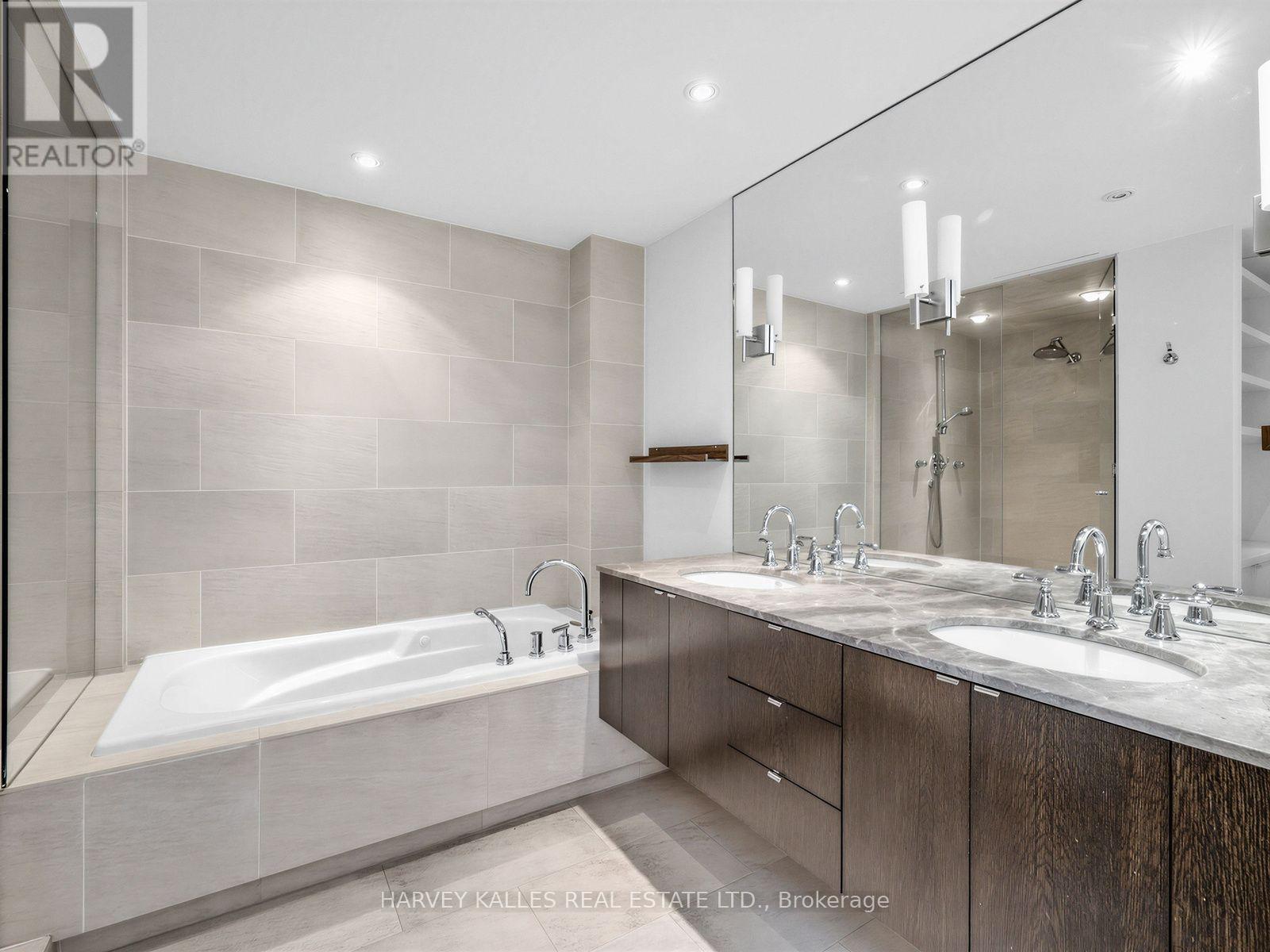 26 Marlborough Avenue, Toronto, Ontario  M5R 1X6 - Photo 19 - C13778004