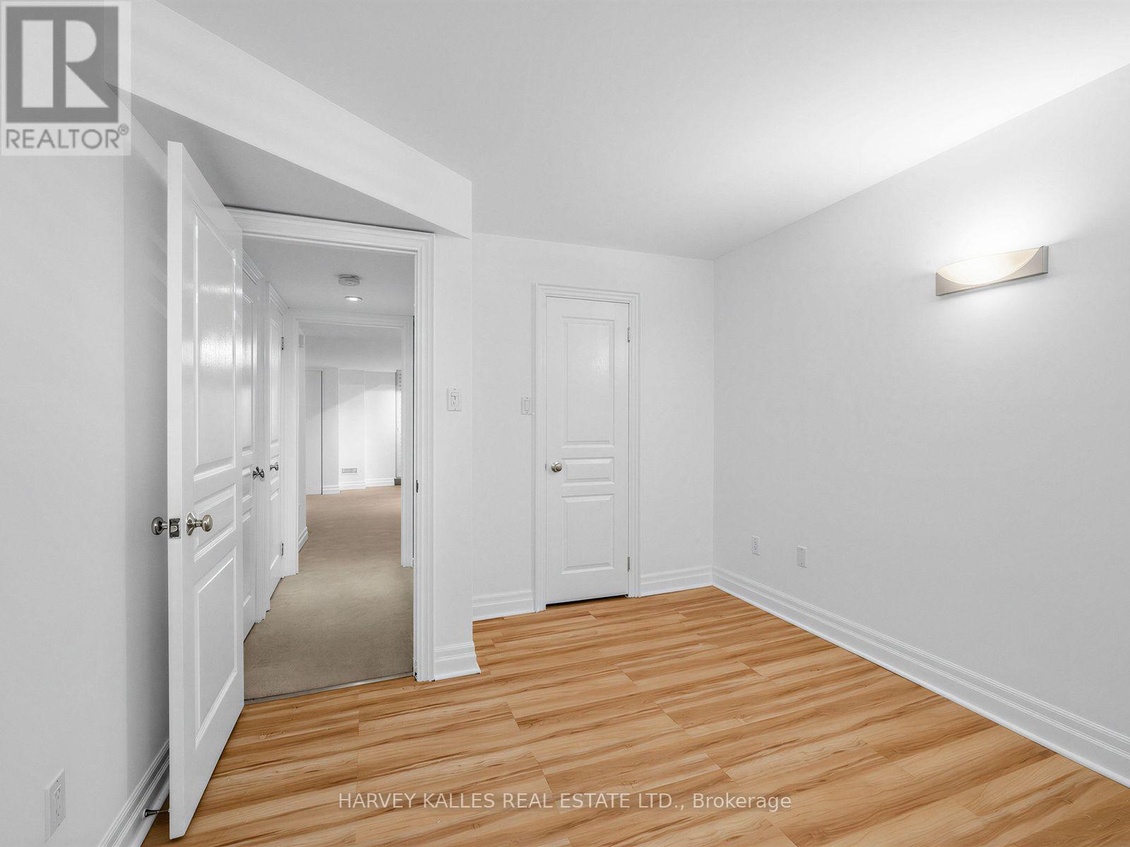 26 Marlborough Avenue, Toronto, Ontario  M5R 1X6 - Photo 33 - C13778004