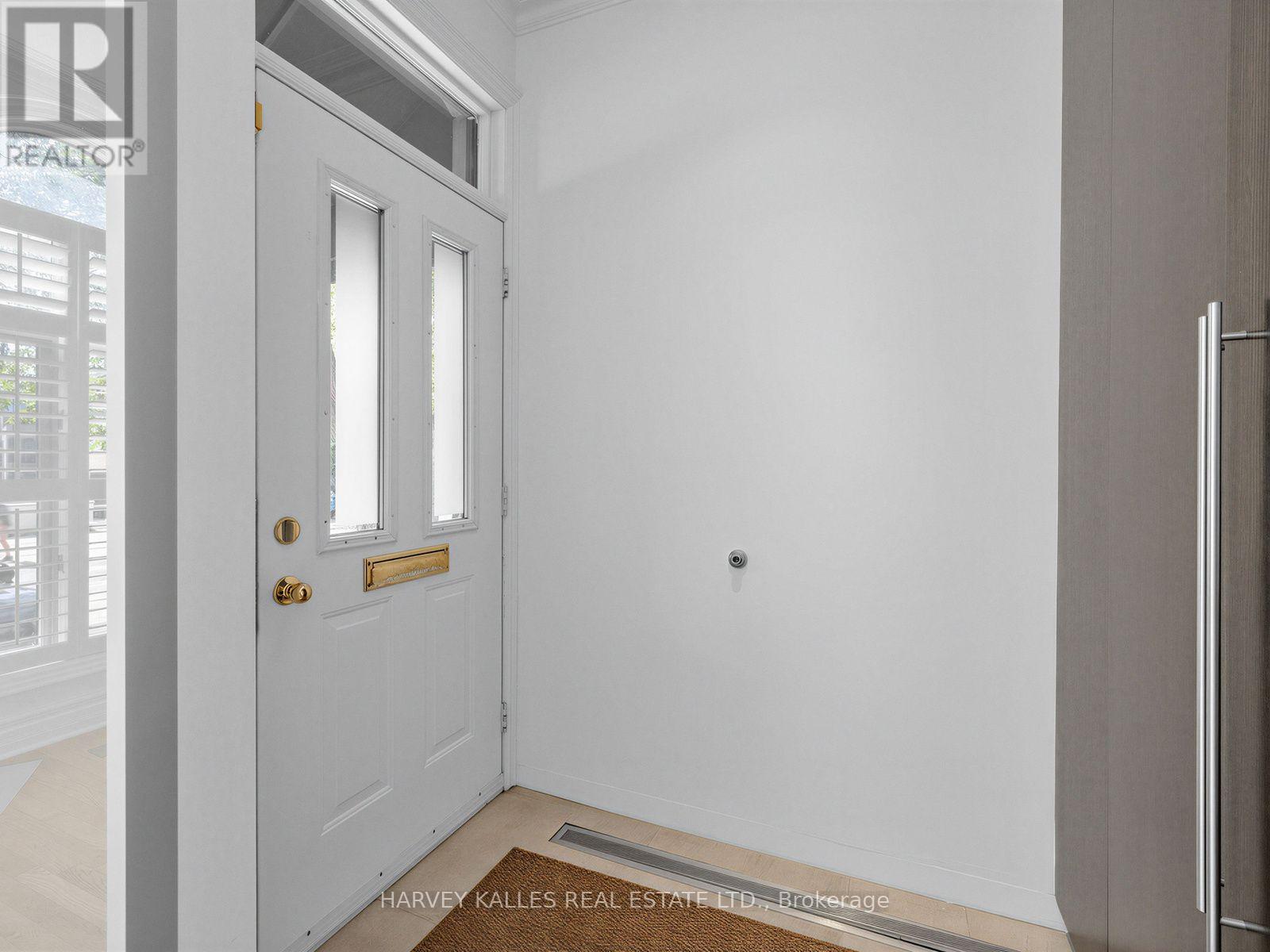 26 Marlborough Avenue, Toronto, Ontario  M5R 1X6 - Photo 4 - C13778004
