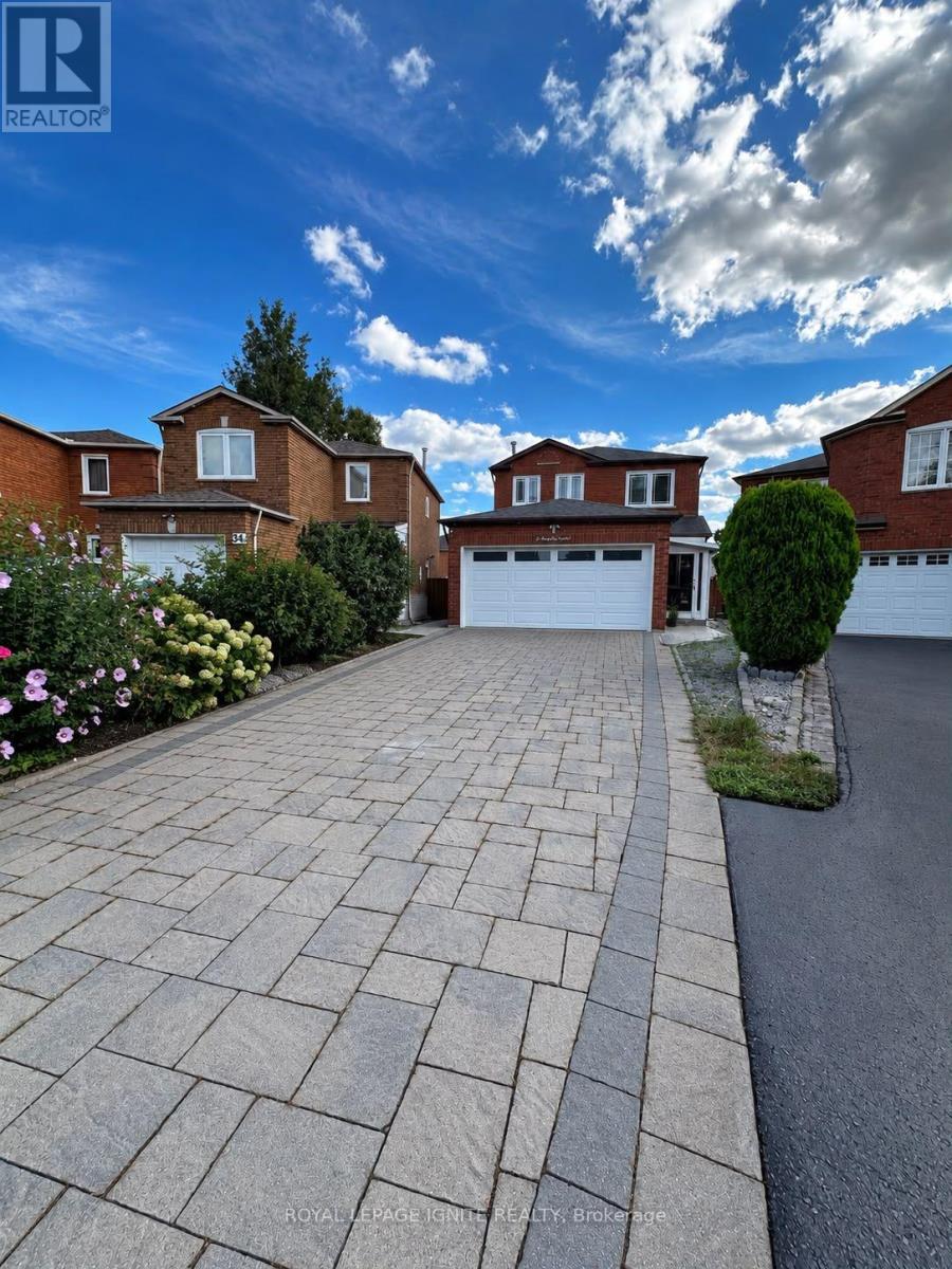 32 MARSDALE CRESCENT, Toronto, Ontario