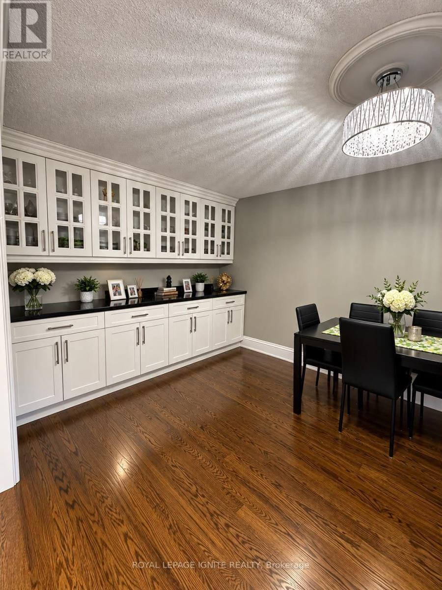 32 Marsdale Crescent, Toronto, Ontario  M1X 1G7 - Photo 10 - E13778016
