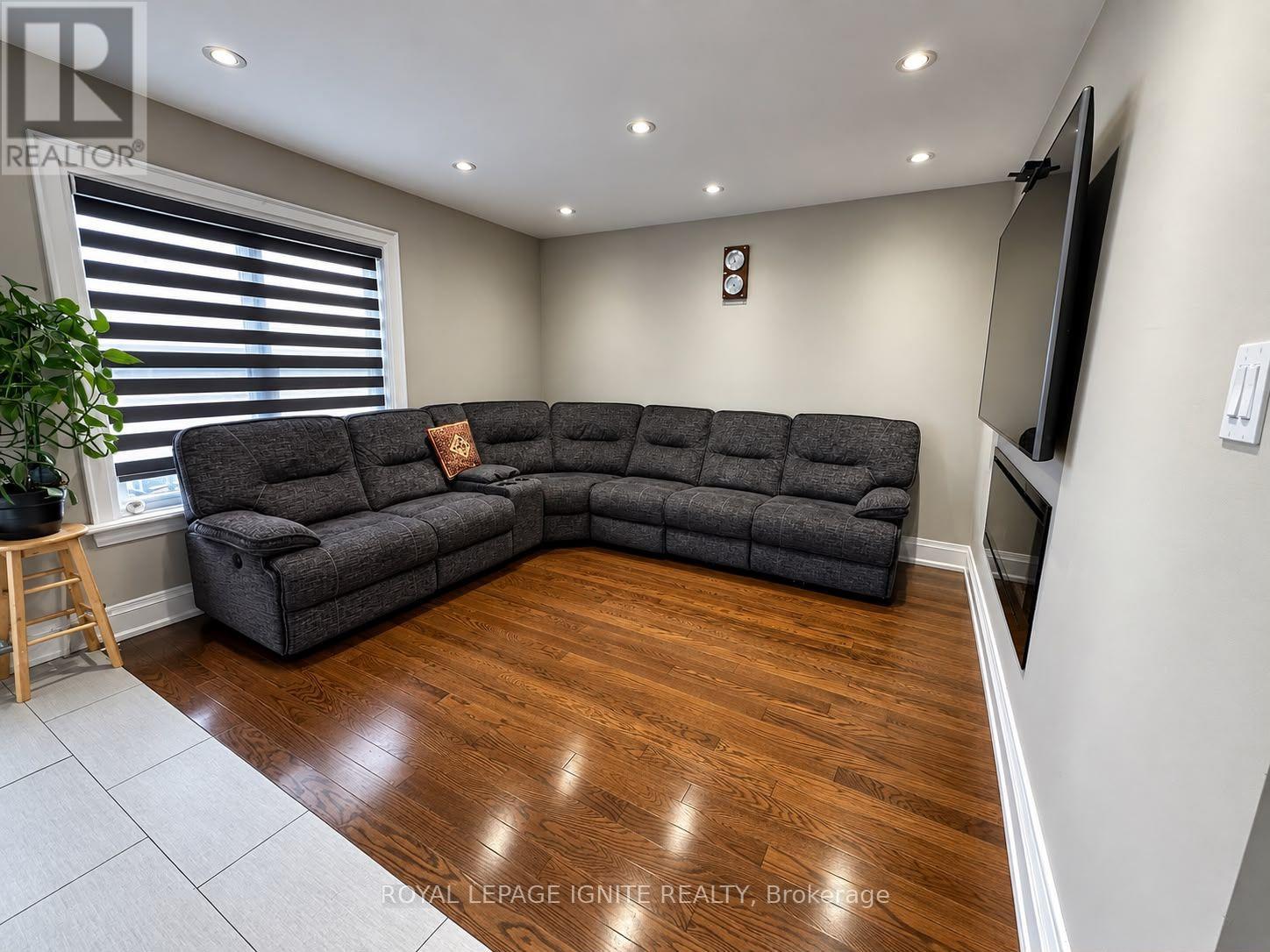 32 Marsdale Crescent, Toronto, Ontario  M1X 1G7 - Photo 12 - E13778016