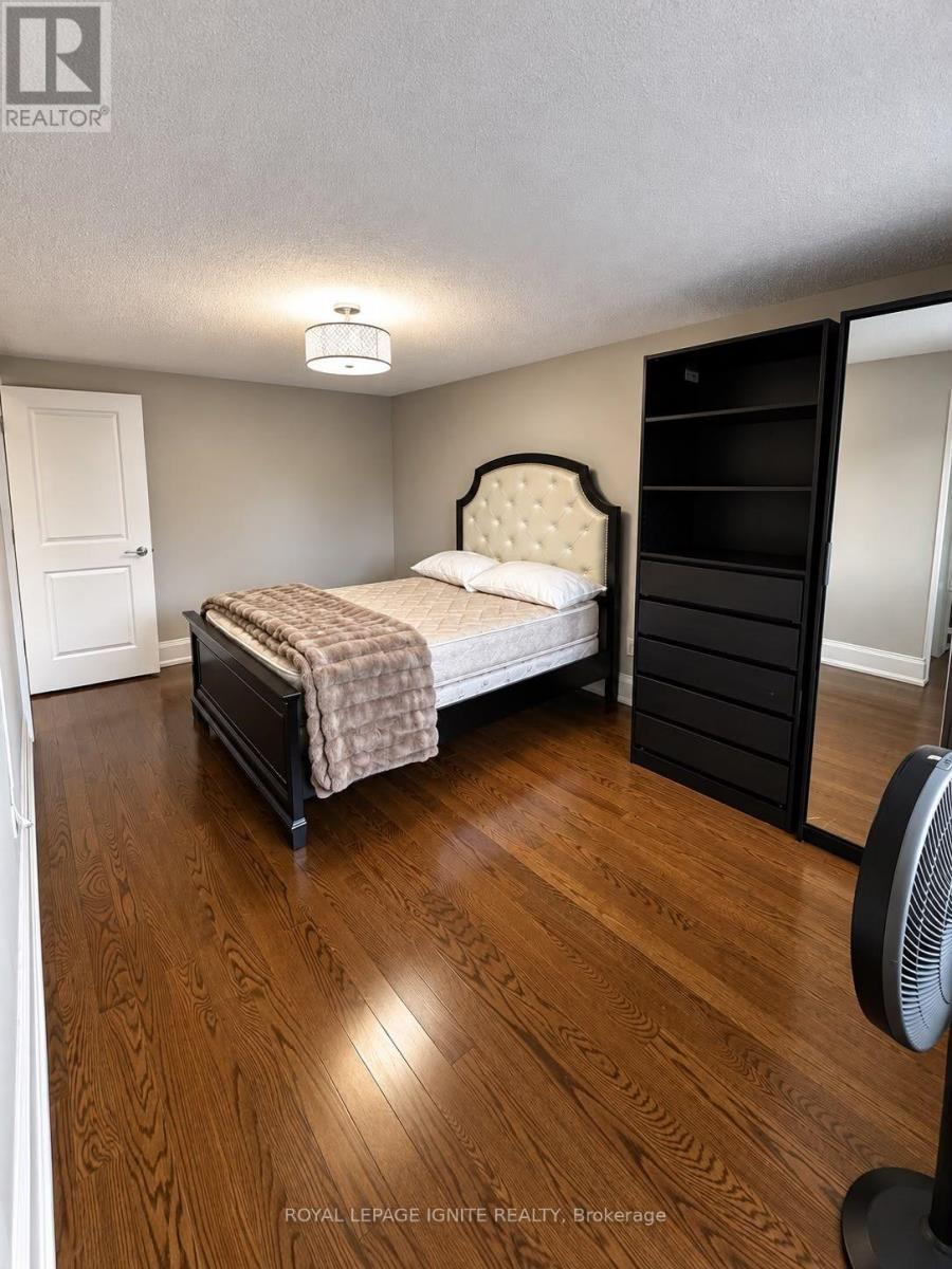 32 Marsdale Crescent, Toronto, Ontario  M1X 1G7 - Photo 18 - E13778016