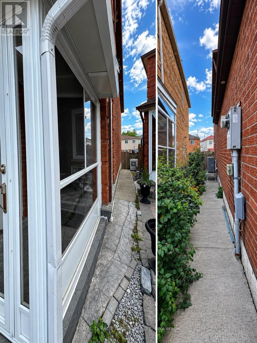 32 Marsdale Crescent, Toronto, Ontario  M1X 1G7 - Photo 2 - E13778016