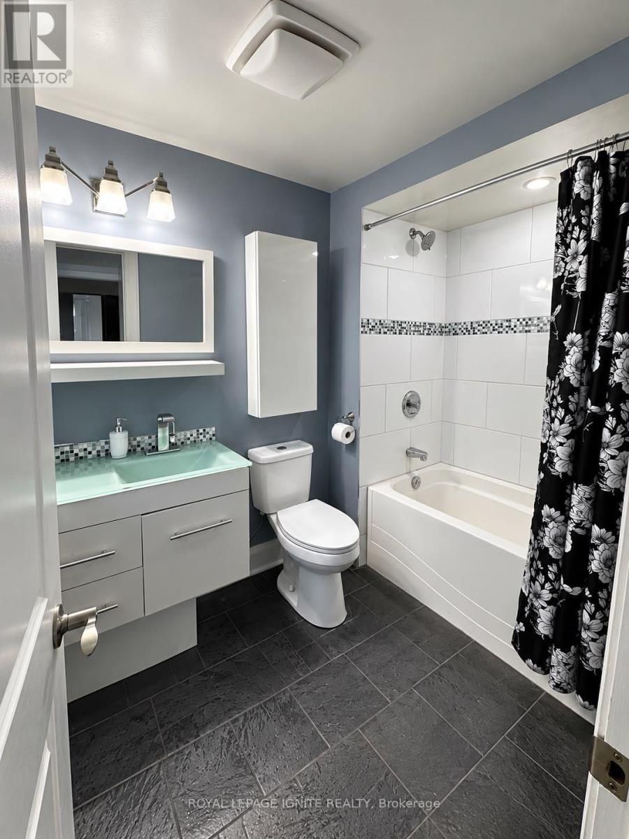 32 Marsdale Crescent, Toronto, Ontario  M1X 1G7 - Photo 21 - E13778016