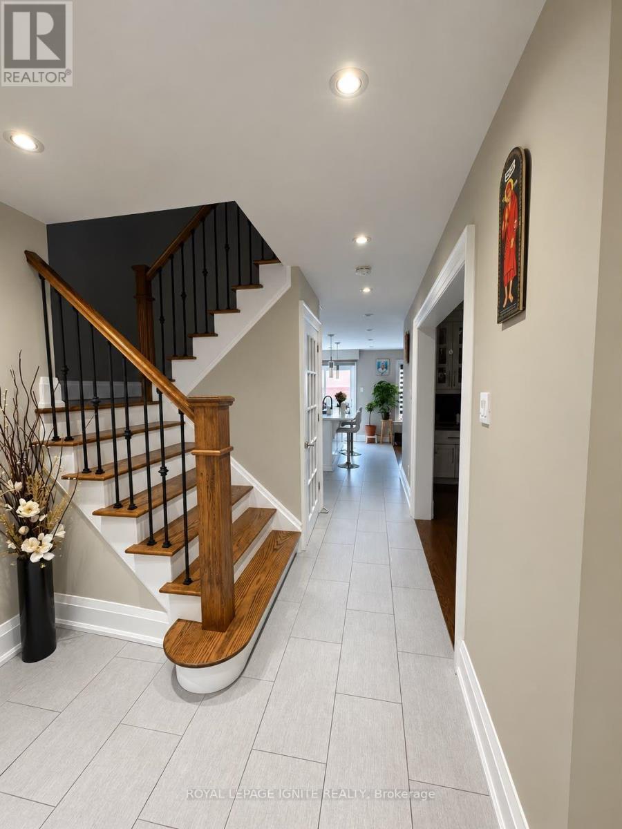 32 Marsdale Crescent, Toronto, Ontario  M1X 1G7 - Photo 5 - E13778016