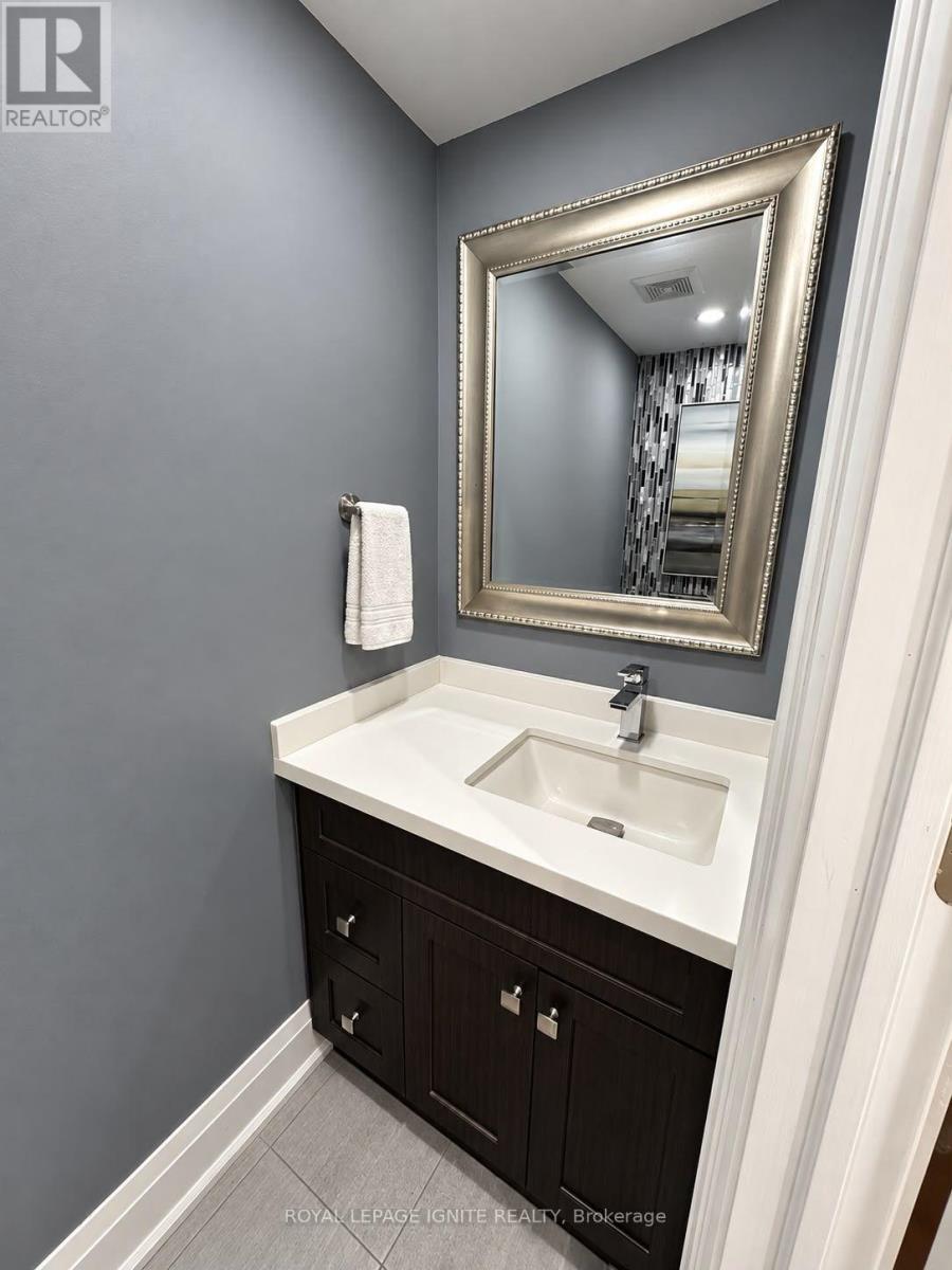 32 Marsdale Crescent, Toronto, Ontario  M1X 1G7 - Photo 8 - E13778016