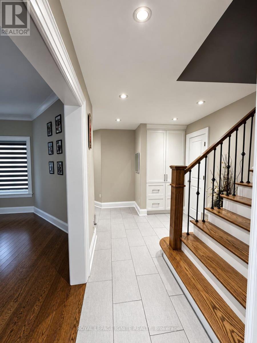 32 Marsdale Crescent, Toronto, Ontario  M1X 1G7 - Photo 9 - E13778016