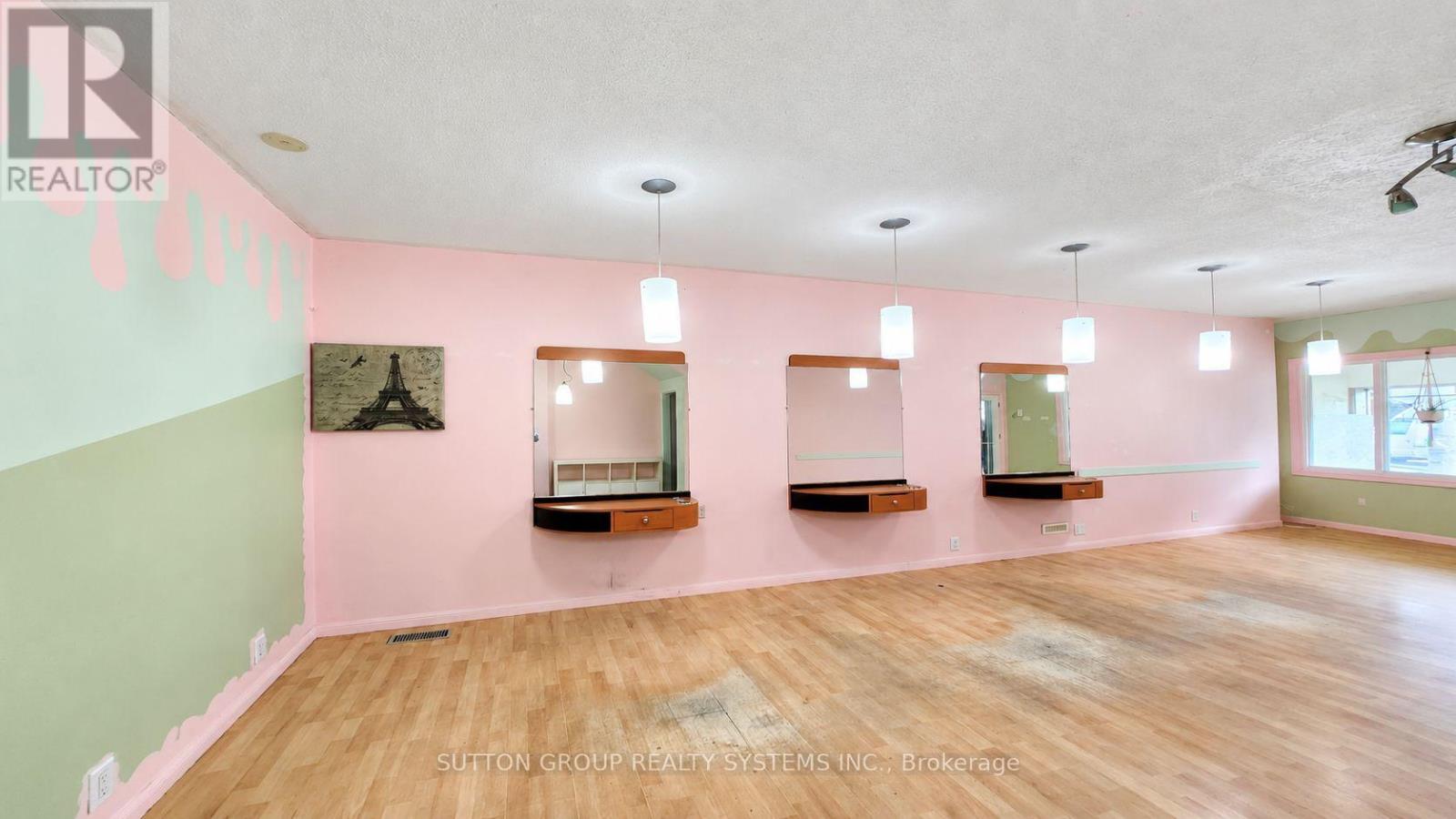 Main Floor - 1986 Davenport Road, Toronto, Ontario  M6N 1C4 - Photo 4 - W13777992
