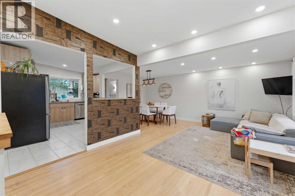 5316 La Salle Crescent Sw, Calgary, Alberta  T3E 5Y5 - Photo 6 - A2343598