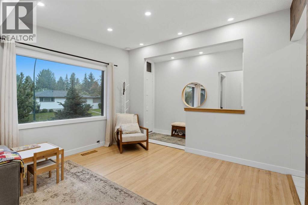 5316 La Salle Crescent Sw, Calgary, Alberta  T3E 5Y5 - Photo 8 - A2343598
