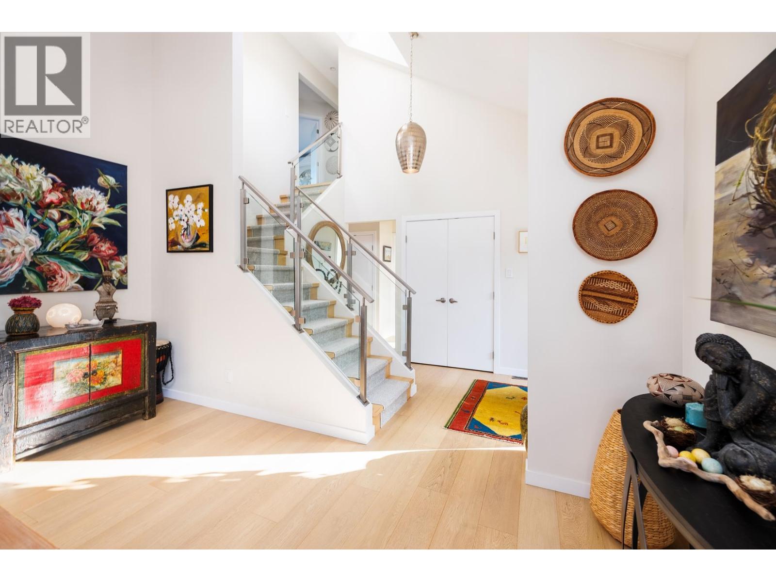 4772 Meadfeild Court, West Vancouver, British Columbia  V7W 2Y3 - Photo 2 - R3163758