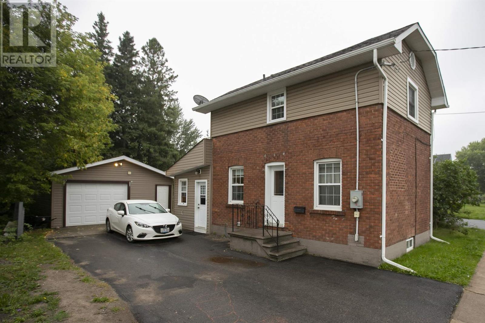 3 Henrietta Ave, Sault Ste. Marie, Ontario  P6C 1Z2 - Photo 2 - SM262392