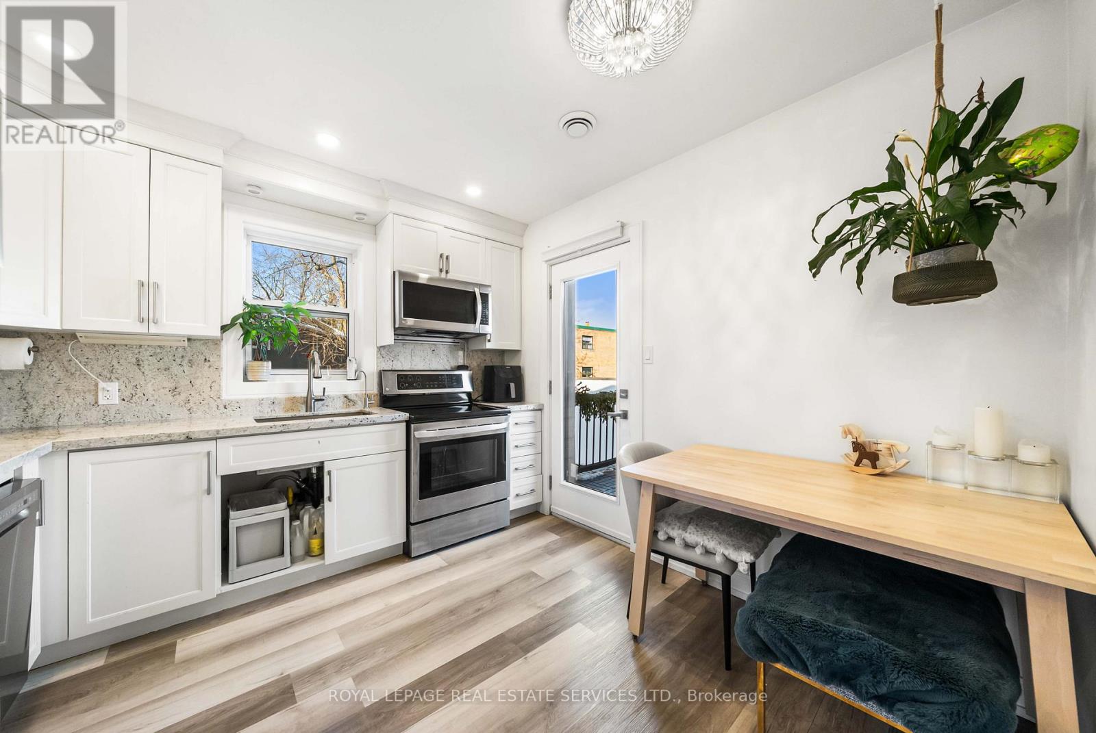 50 Arcadian Circle, Toronto, Ontario  M8W 2Y9 - Photo 6 - W13744530