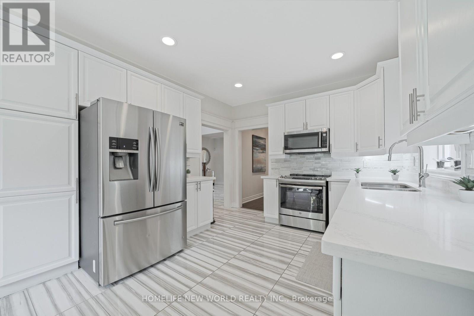 397 Hewitt Circle, Newmarket, Ontario  L3X 2L8 - Photo 11 - N13778032