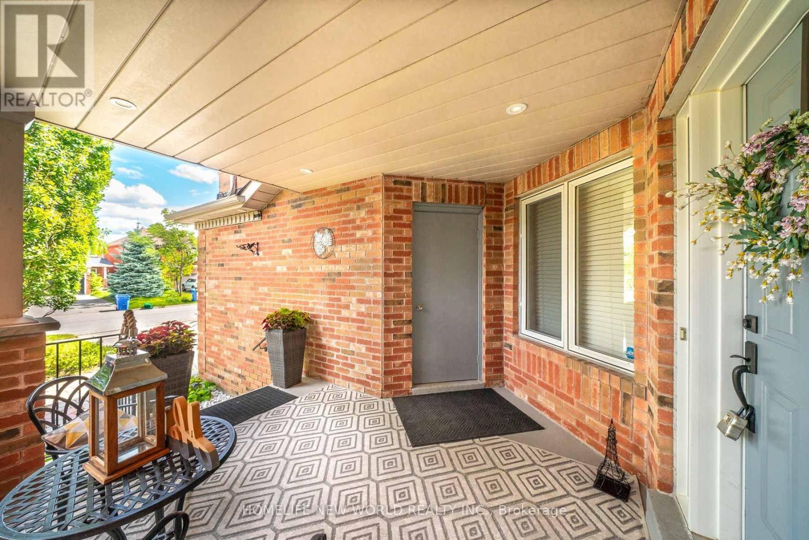 397 Hewitt Circle, Newmarket, Ontario  L3X 2L8 - Photo 3 - N13778032