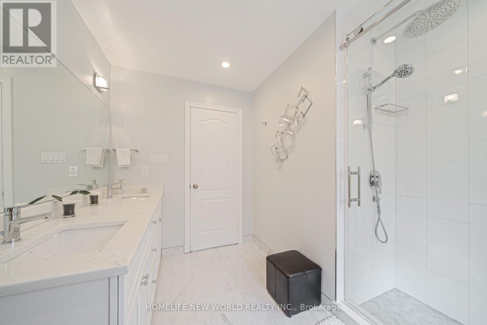 397 Hewitt Circle, Newmarket, Ontario  L3X 2L8 - Photo 35 - N13778032
